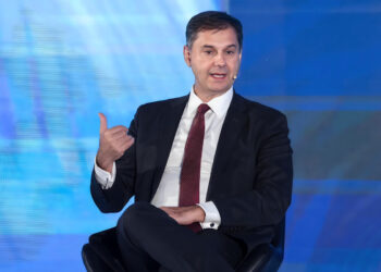 Όταν οι εξωτερικοί κίνδυνοι είναι τόσο μεγάλοι, αποτελεί μεγάλο πλεονέκτημα της χώρας μας να έχει την πολιτική σταθερότητα την οποία έχει τώρα