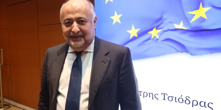 Ανάγκη για συγκεκριμένο σχέδιο για την αντιμετώπιση των επιπτώσεων των δασμών των ΗΠΑ στους Ευρωπαίους παραγωγούς