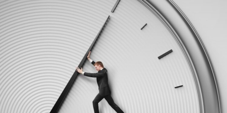 Πόσο αυξήθηκαν οι αποδοχές εργαζομένων από τις υπερωρίες