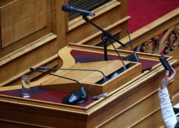 Έρχεται ο “κόφτης” – Κλείνουν τα μικρόφωνα! Ποιος αρχηγός είναι πρωταθλητής της υπέρβασης