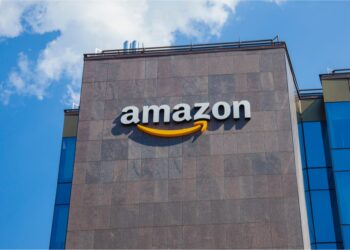 Amazon: Ετοιμάζει μαζικές απολύσεις – Αντικαθιστά υπαλλήλους με ρομπότ