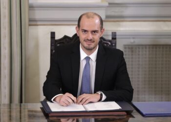 Γιώργος Κώτσηρας – αρθρογραφία: « Συνεχής μείωση φόρων – αύξηση εισοδημάτων – καταπολέμηση φοροδιαφυγής »