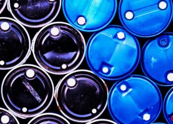 Εκτοξεύθηκε η τιμή του πετρελαίου μέσα στη νύχτα