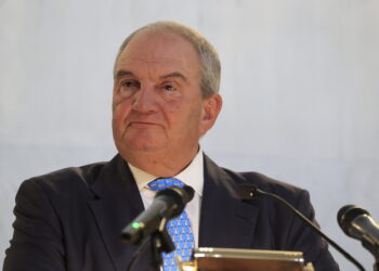 Η χώρα κινδυνεύει να οδηγηθεί σε σοβαρότερη θεσμική αστάθεια