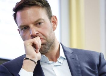 Έγιναν βούκινο: Διέρρευσε καβγάς Κασσελάκη – Τζάκρη στο WhatsApp