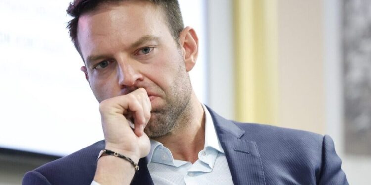 Έγιναν βούκινο: Διέρρευσε καβγάς Κασσελάκη – Τζάκρη στο WhatsApp