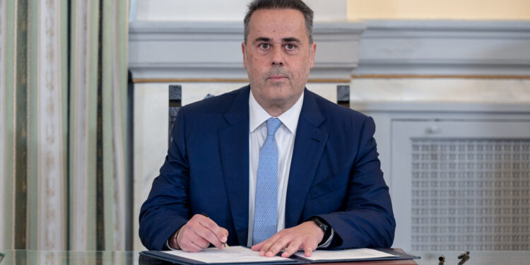 Υπεγράφησαν τέσσερις Υπουργικές Αποφάσεις για έρευνες υδρογονανθράκων σε 4 θαλάσσιες περιοχές Chevron