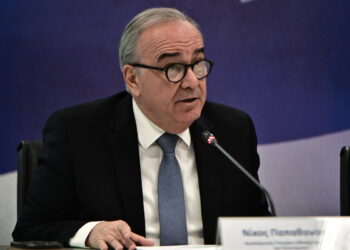 Παπαθανάσης: Στο ύψος των 800