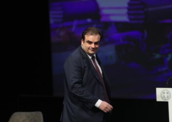 Η Ελλάδα κερδίζει τους επενδυτές, παράδειγμα επιτυχίας διεθνώς