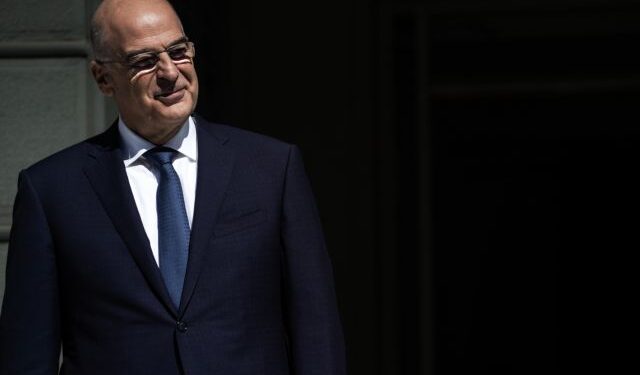 Ο Δένδιας "έσπασε" τη σιωπή του