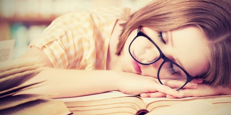 Ποια είναι η απουσιολόγος της Βουλής