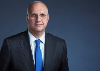 Γιάννης Οικονόμου στην Today Press: «Η Νέα Δημοκρατία έγινε κυβερνώσα παράταξη με την πρόσθεση και τον πολλαπλασιασμό — όχι με την αφαίρεση και τη διαίρεση»