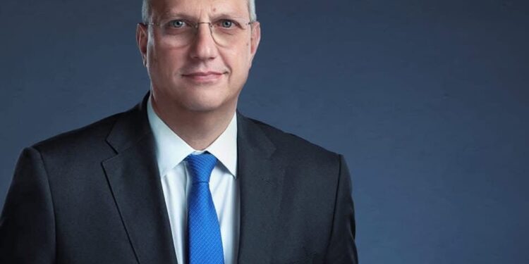 Γιάννης Οικονόμου στην Today Press: «Η Νέα Δημοκρατία έγινε κυβερνώσα παράταξη με την πρόσθεση και τον πολλαπλασιασμό — όχι με την αφαίρεση και τη διαίρεση»