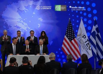 Συμφωνία για υδρογονάνθρακες στο Ιόνιο υπέγραψαν ExxonMobil, Energean και Helleniq Energy