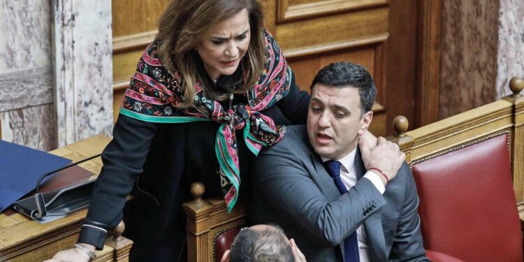 Φούντωσαν στα «κεντρικά»