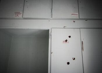 Το ερωτικό τρίο και οι σκελετοί που βγαίνουν από την ντουλάπα