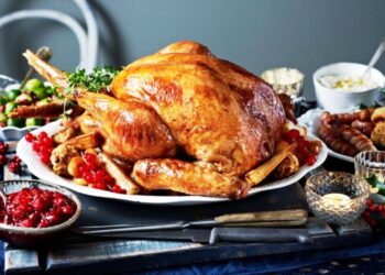 Αυτές είναι οι τιμές για το χριστουγεννιάτικο τραπέζι και τον στολισμό