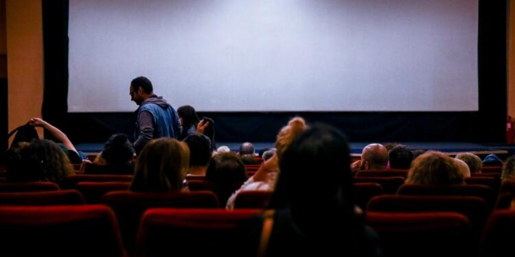 Πώς η οπτικοακουστική βιομηχανία φέρνει εκατομμύρια