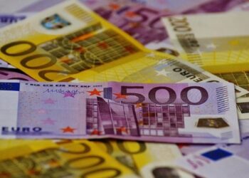 Στις αγορές το Ελληνικό Δημόσιο με 10ετές