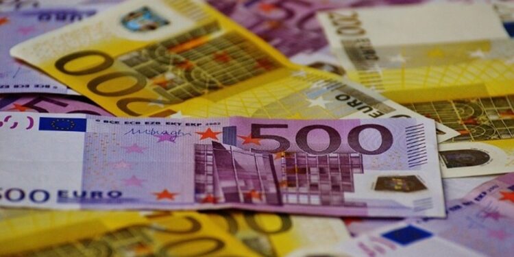 Στις αγορές το Ελληνικό Δημόσιο με 10ετές