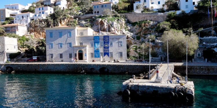 Αχρείαστος ο Brad 