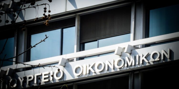 Υστέρηση 324 εκατ. στα φορολογικά έσοδα – Πλεόνασμα 2,288 δισ. τον Ιανουάριο