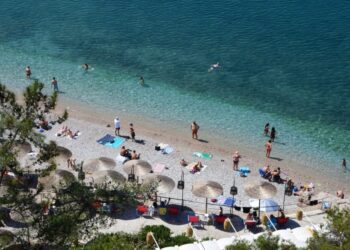 23,6 δισ. ευρώ στα ταμεία, 38 εκατ. επισκέπτες το 2025