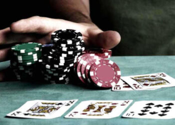 «Κόφτης» σε γκρίζα links, influencers και internet café