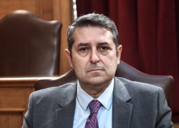 Ο Μυλωνάκης που κρατάει «τεφτέρι» και «ενοχλεί»…