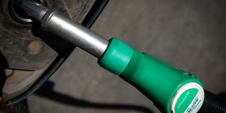 «Υπάρχει πολύ πετρέλαιο στην αγορά»