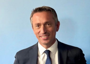 «Οι κρίσεις γεννούν και συγκρίσεις. Οι πολίτες βλέπουν ποιος διαθέτει συνεκτικό σχέδιο διακυβέρνησης και ποιος περιορίζεται σε γενικόλογες ή ανεφάρμοστες προτάσεις»