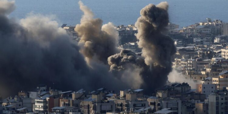 ΗΑΕ και Κατάρ πιέζουν παρασκηνιακά για σύντομη λύση στη σύγκρουση με το Ιράν