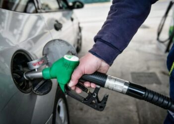 Βενζίνη: Αύξηση 2 λεπτά, ενώ οι έλεγχοι «σφίγγουν»