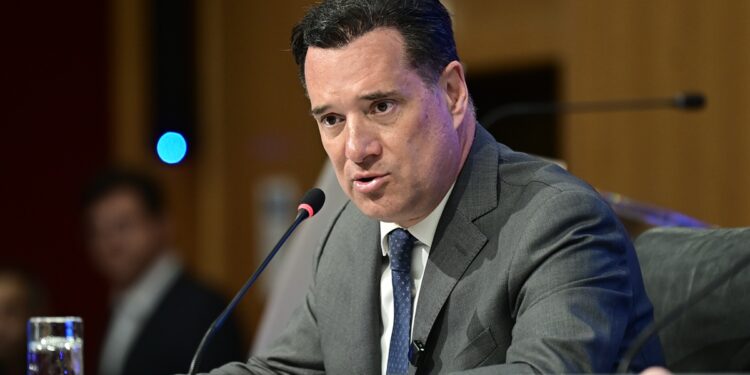 Τα νέα πρόσωπα και ο «ενισχυμένος»