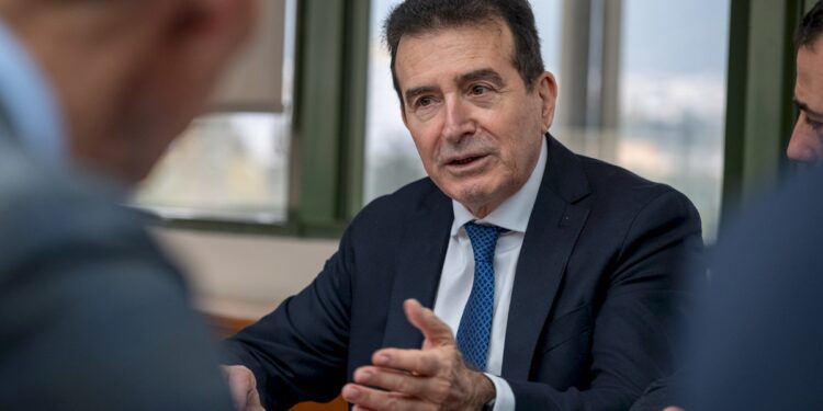 Ο Μιχάλης Χρυσοχοΐδης και η πίεση που δεν φαίνεται