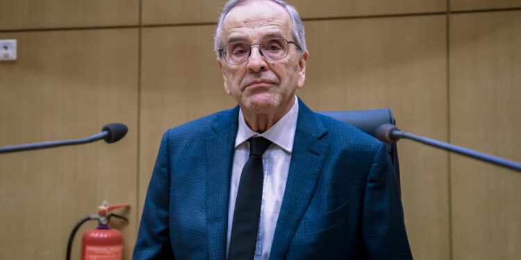 Το άγχος για τον συνταξιούχο Σαμαρά
